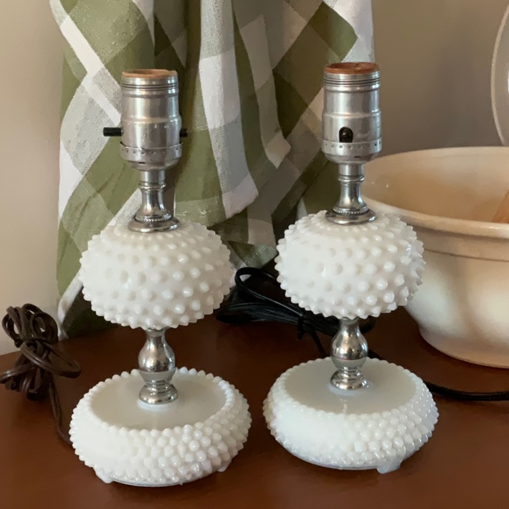 Vintage Elegant White Hobnail Table Lamps